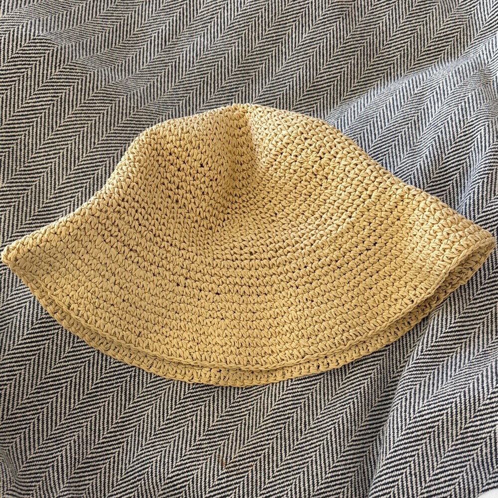 Madewell Crochet bucket hat - S/M WORN ONCE